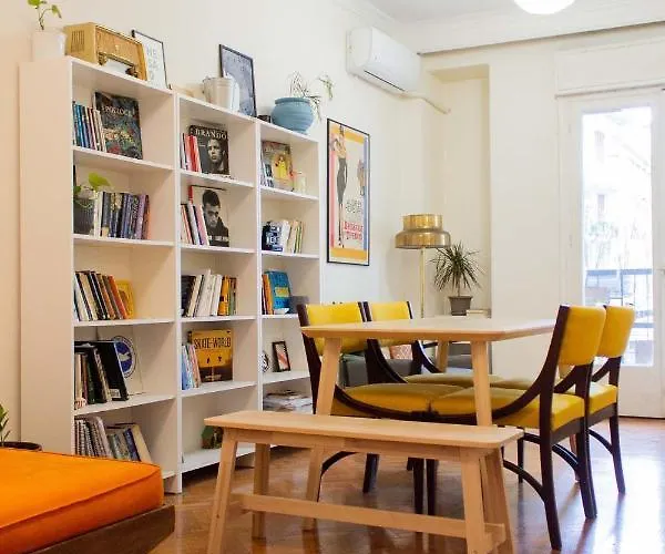 Aristotelous Square Apartment